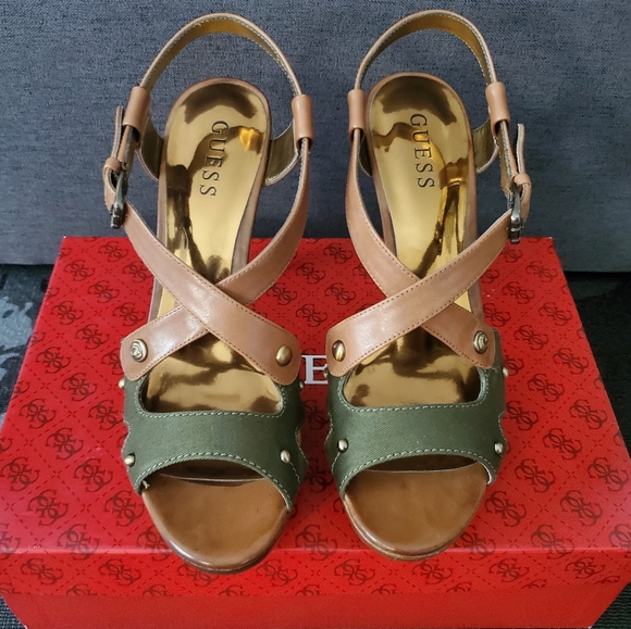 Guess Belloma Green Multi Leather Platform Sandals - Picture 3 of 11
